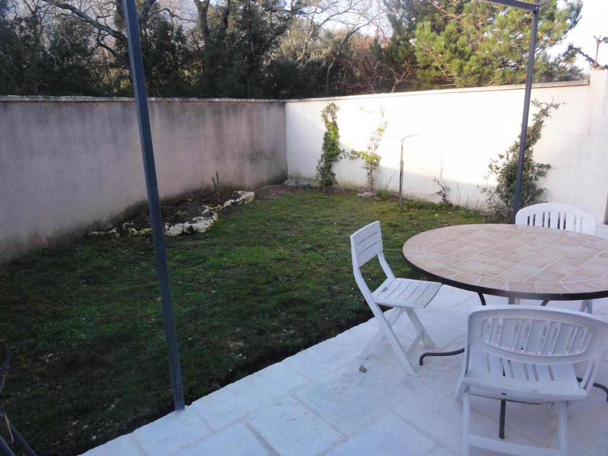 Gite le bagnol un coin de paradis Maubec  Esterno foto